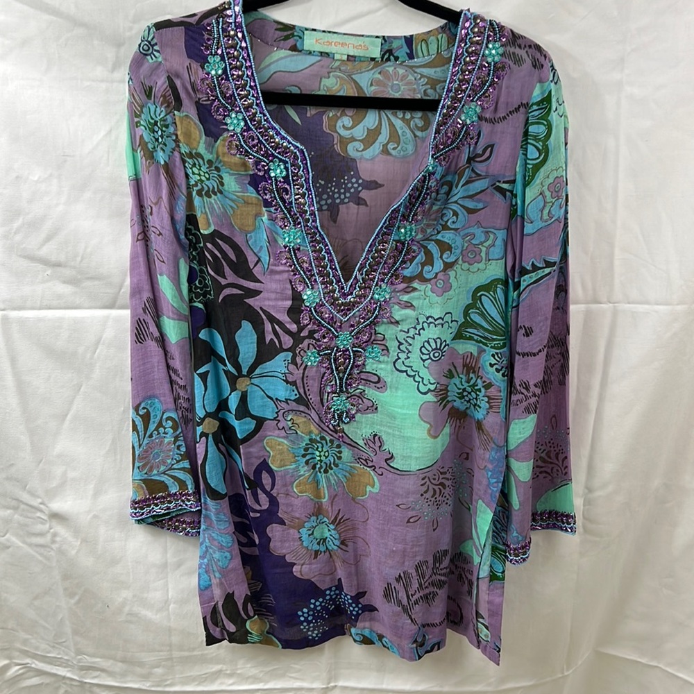 Kareenas tunic flowers print aqua green blue purple low neck decor flower stones